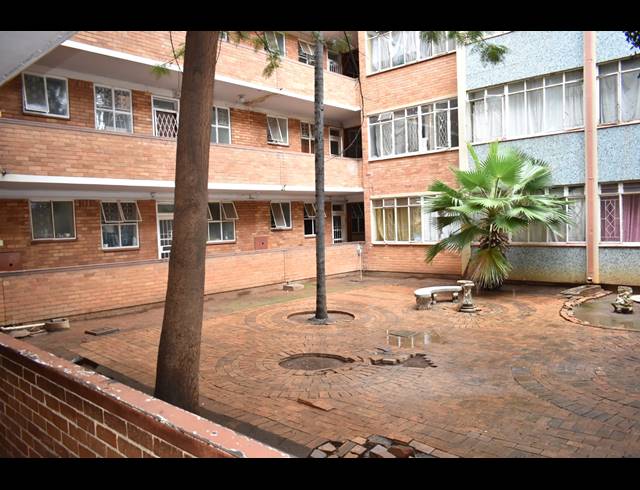 4 BEDROOM APARTMENT FOR SALE IN SUNNYSIDE
